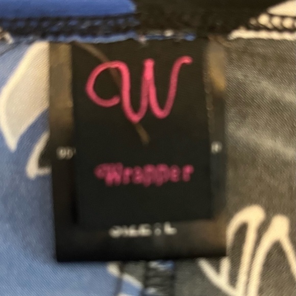 Wrapper Dress Size Large. EUC. - Picture 4 of 5